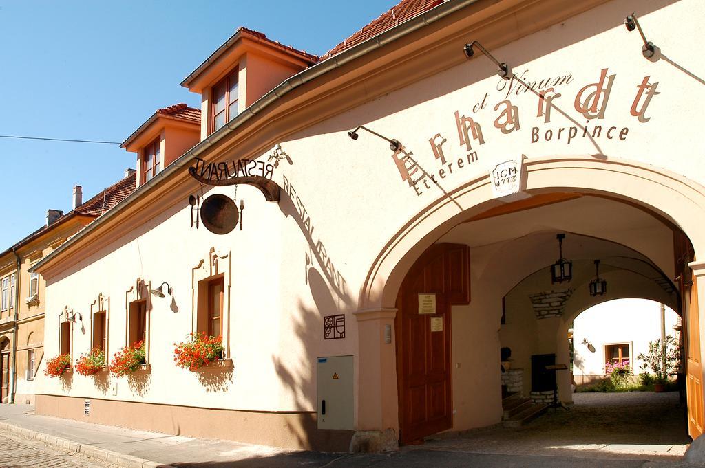 HOTEL ERHARDT SUPERIOR ROOMS SOPRON 4 Magyarorsz g HUF 37318